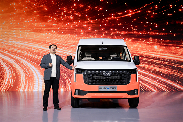 跑得猛、花得少、养得省、全场景！“全场景高价值轻客”上汽大通新途V80 9AT荣耀上市，全面高人一档